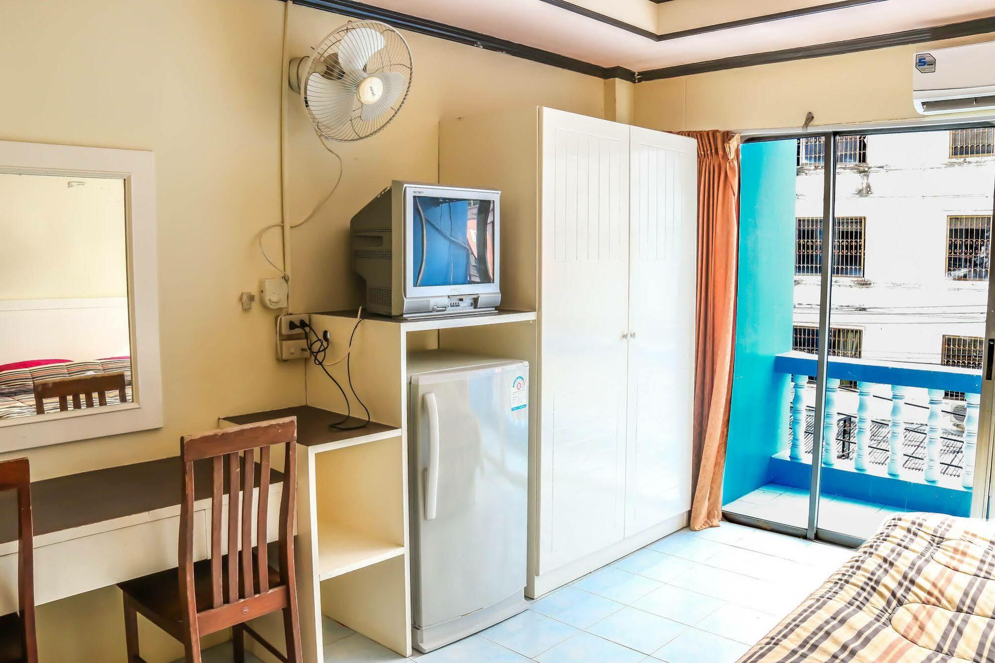 True Hostel *